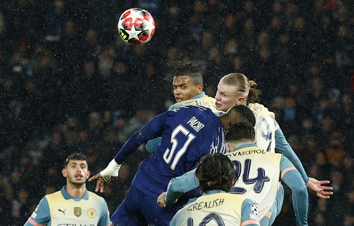    Под проливным парижским дождем игроки "ПСЖ" и "Манчестер Сити" показали яркий футбол. Сильнее оказался французский клуб - 4:2. / REUTERS