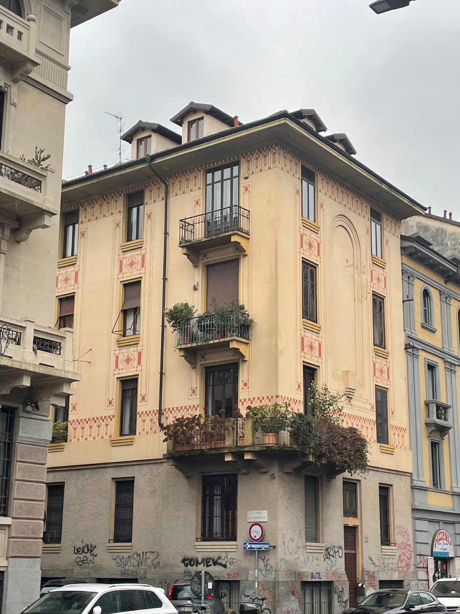 Опять красивый дом