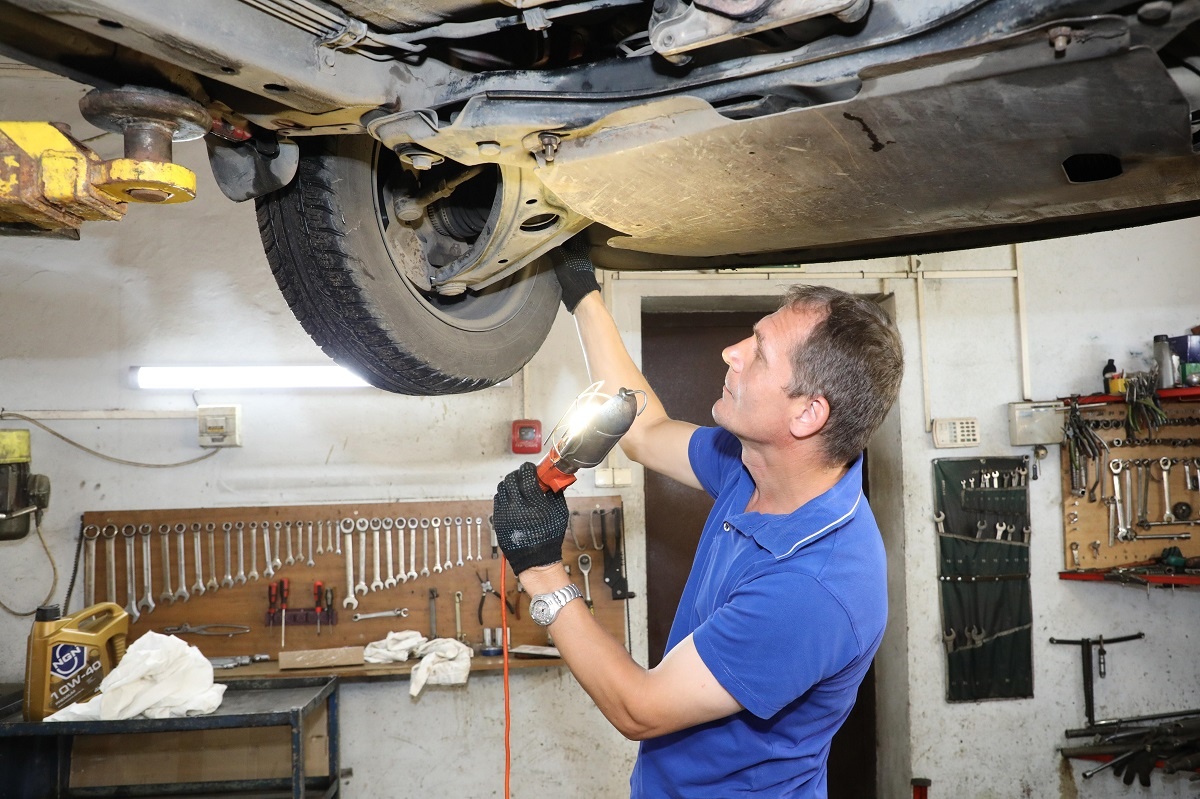    Заработки автослесарей в этом году будут расти