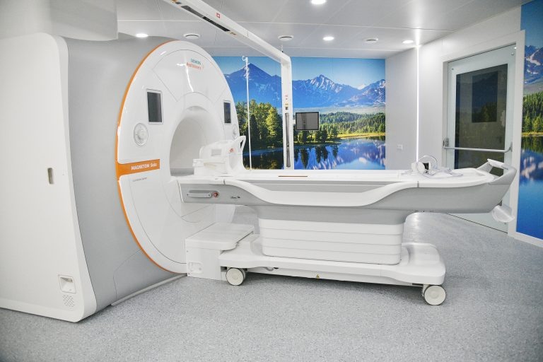 Фотография из открытых источников. На таком аппарате я проходила обследование в центре.