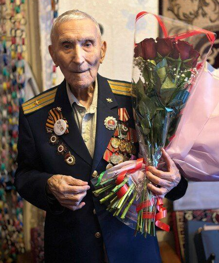 Летчик-истребитель Лончаков Георгий Александрович