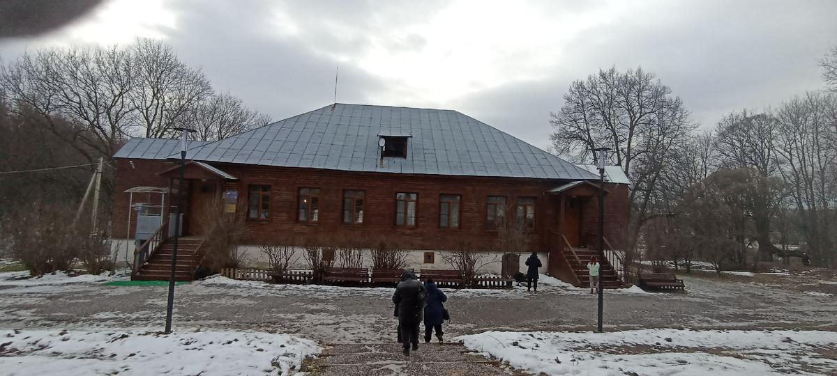 Усадебный дом, восстановлен на старом фундаменте