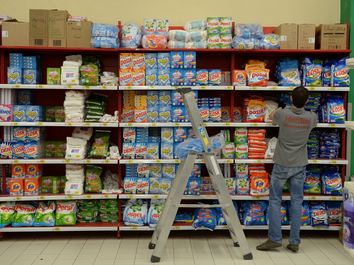    Чистящие средства на полках одного из магазинов© РИА Новости / Александр Кряжев