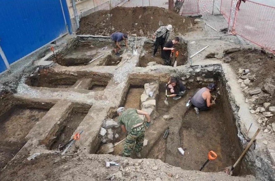 Идут раскопки на улице Вайнера,4, фото из открытых интернет-источников