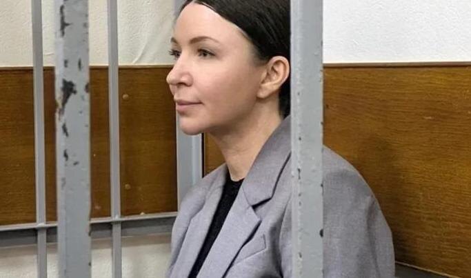 Блиновская признала вину, а ее долг куда-то пропал