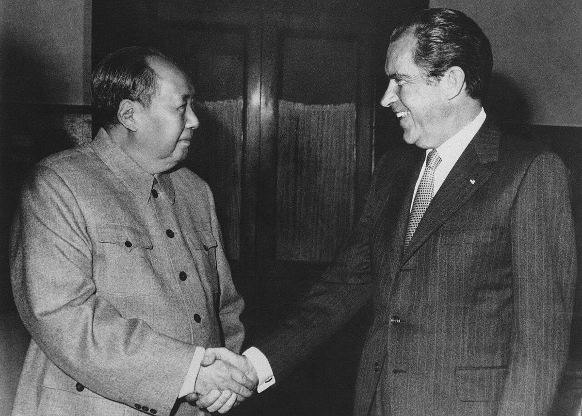 Мао Цзэдун и Ричард Никсон во время визита Никсона в КНР в 1972 году.