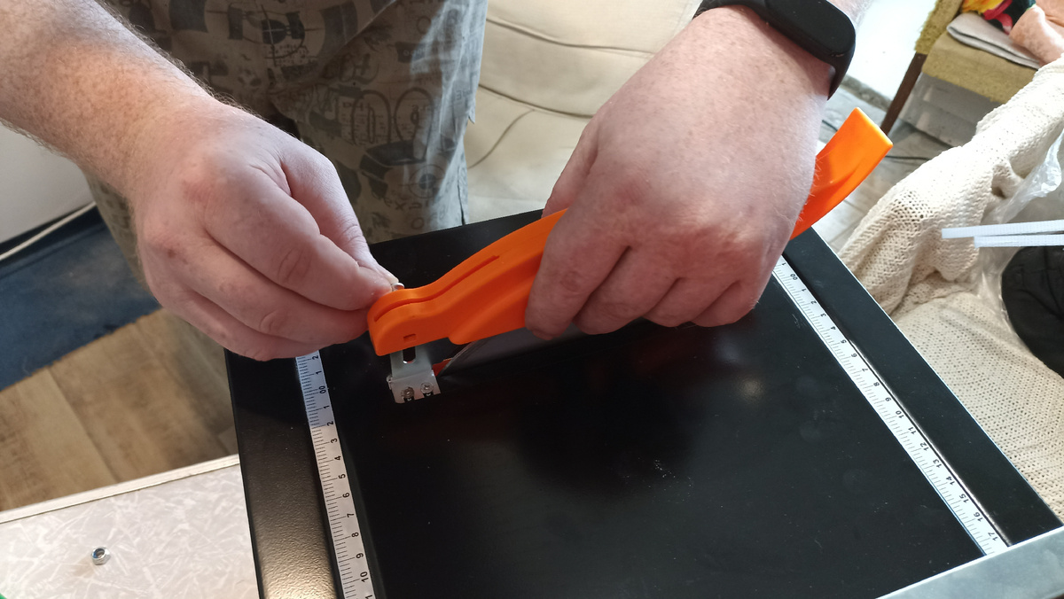 Помог, как всегда, интернет. Нашли статью с фото, всё собрали и опробовали.