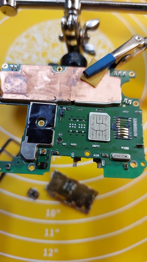 Примерочка по месту будущей пайки. Намерение встроить еСим :).