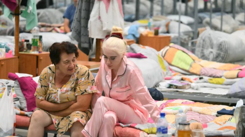     Жители пострадавших в результате атаки ВСУ приграничных районов Курской области РИА Новости