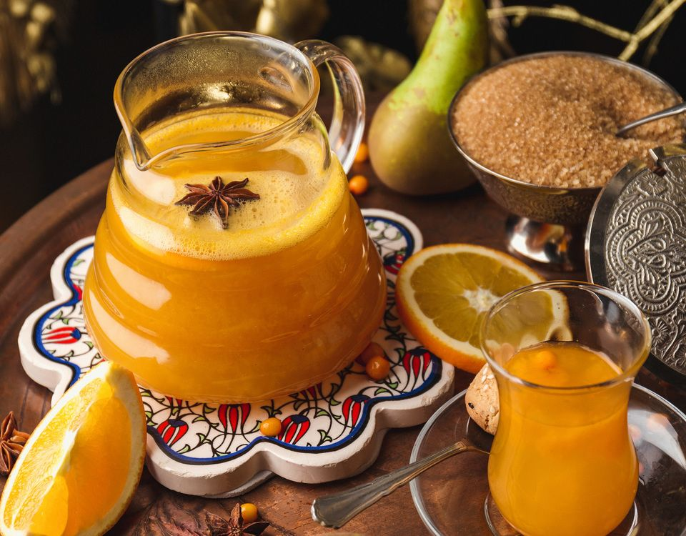 Вкус был... смешной. Горьковатый, чуть сладкий, с каким-то тёплым, необъяснимым послевкусием.