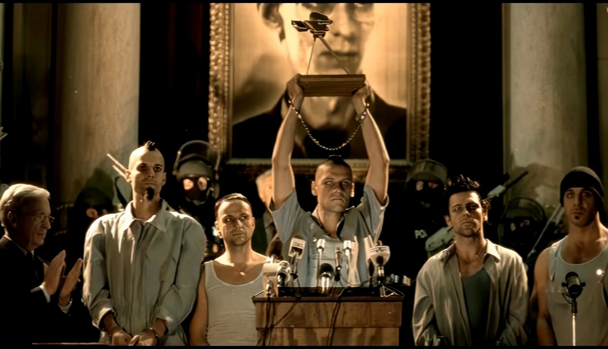 Кадр из клипа Rammstein - Ich Will