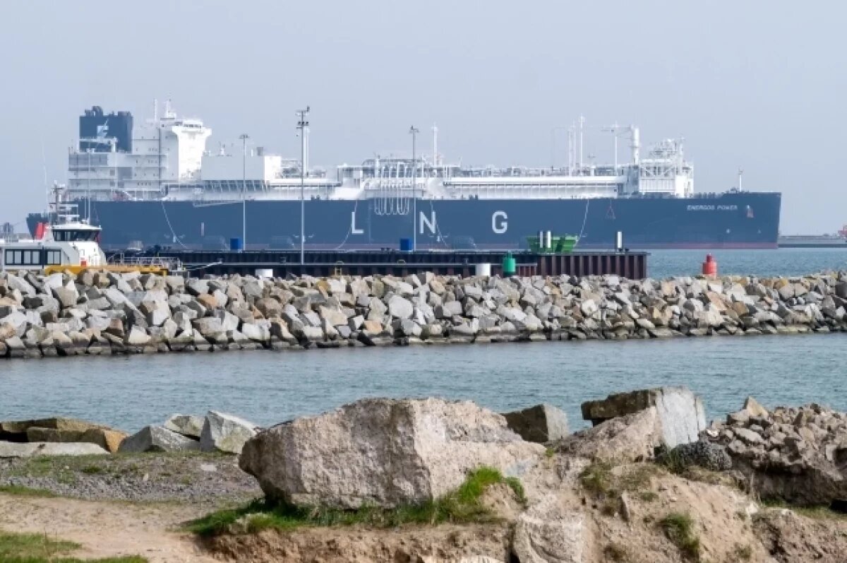    FT: СПГ-танкеры меняют курс и направляются в порты Европы