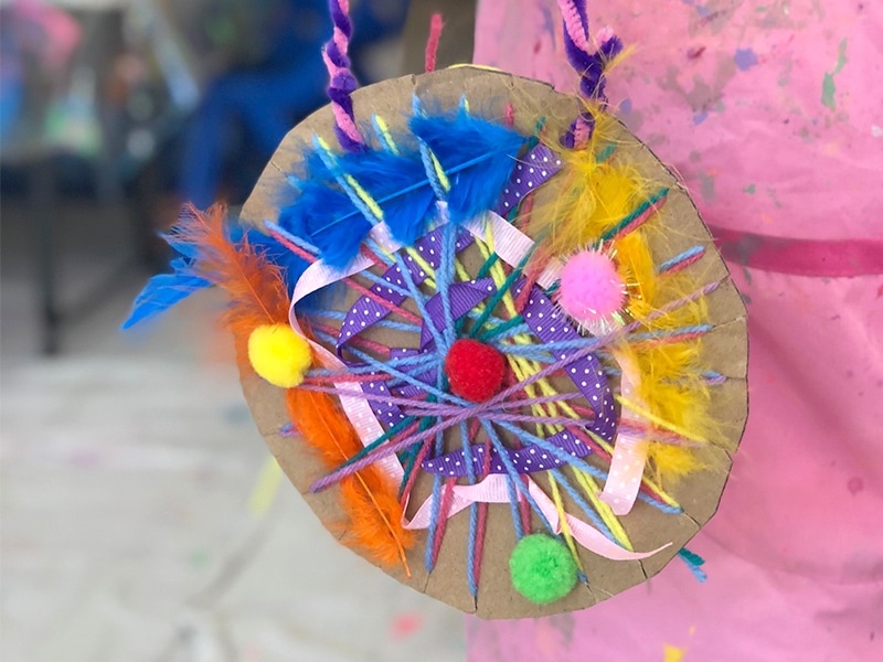 Готовое украшение. Фото с https://artfulparent.com/