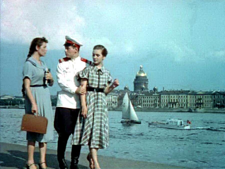 Кадр из фильма «Улица полна неожиданностей»