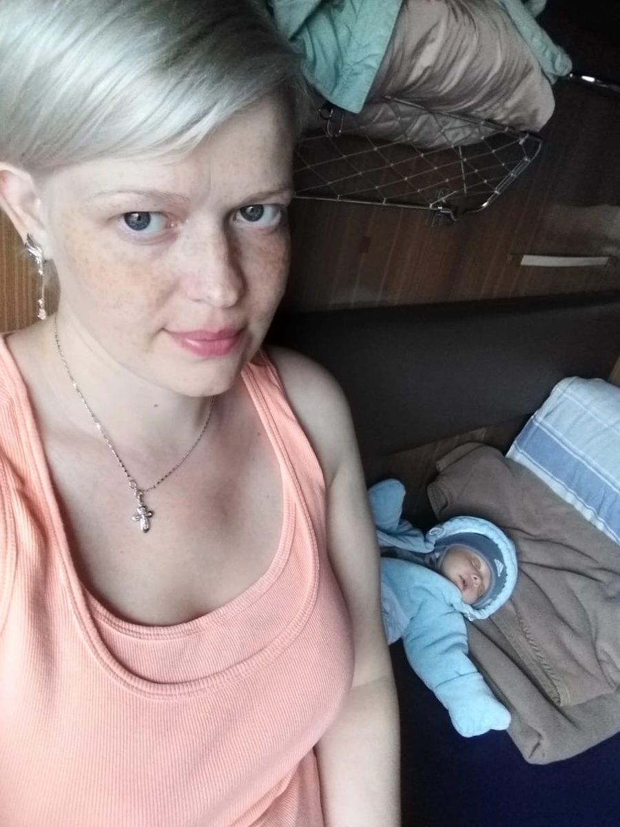 Любовь и Дмитрий в поезде.