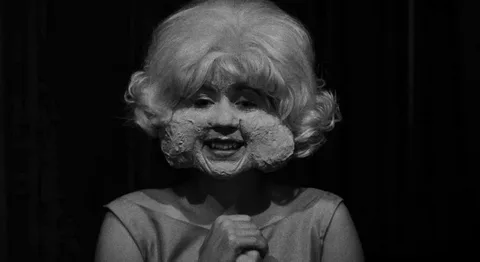 Кадр из фильма "Голова-ластик"