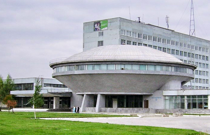 Зал университета - самая необычная концертная площадка города/ фото: shoes-web.ru