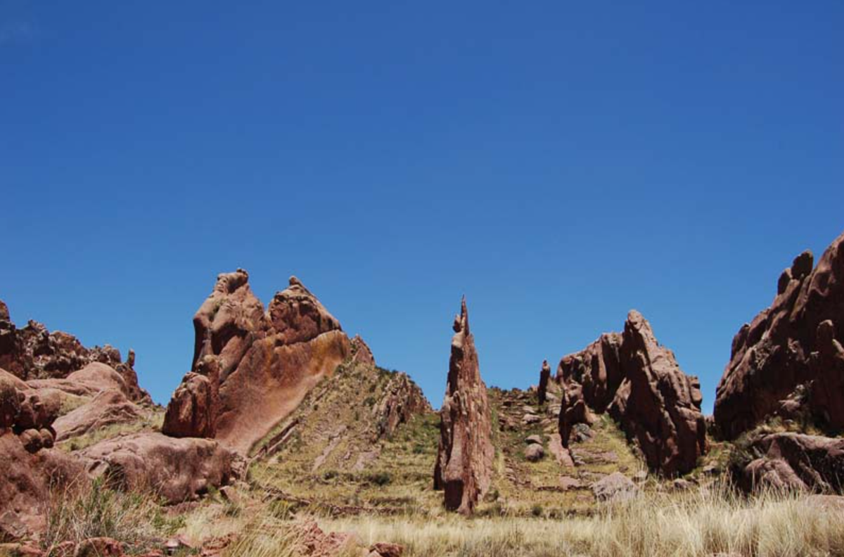  Выход гранитных пород на берегу озера Титикака