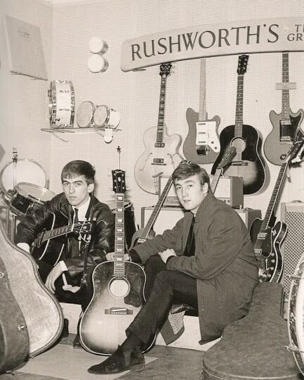 Считал ли Джон Леннон, что как гитарист, он лучше, чем Джордж Харрисон?