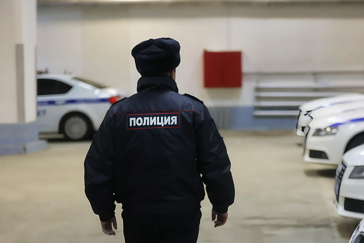 Сотрудник полиции брал взятки за согласование незаконных конструкций авто.  Фото: Евгений Поторочин