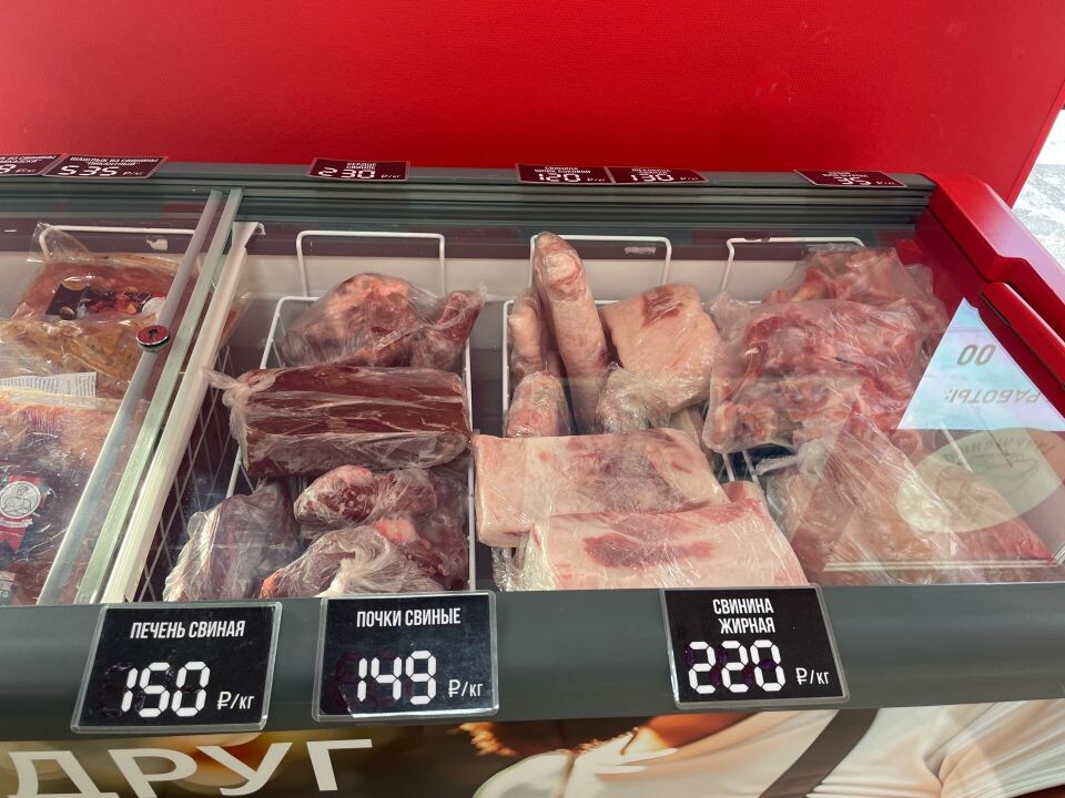    Мясная продукция в магазине "Тальменыч". Источник: Виталий Барабаш