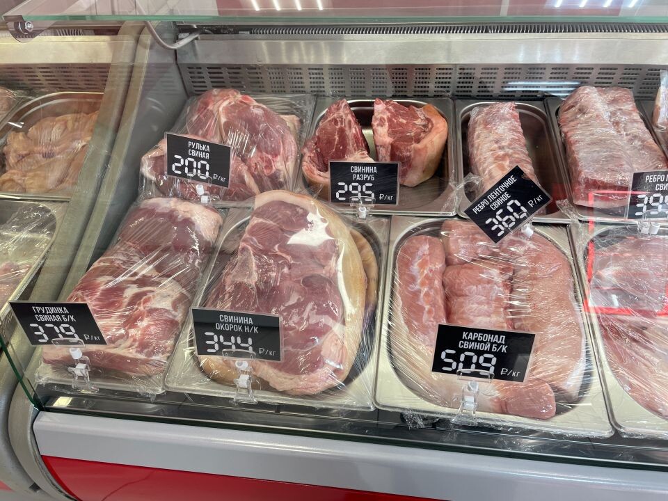   Мясная продукция в магазине "Тальменыч". Источник: Виталий Барабаш
