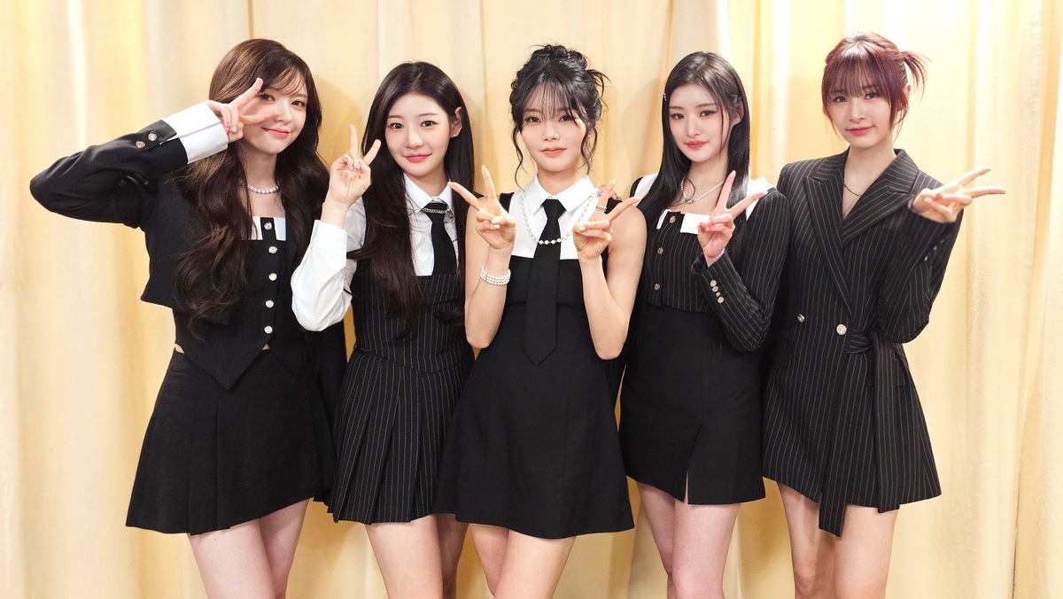    FIFTY FIFTYСоцсети