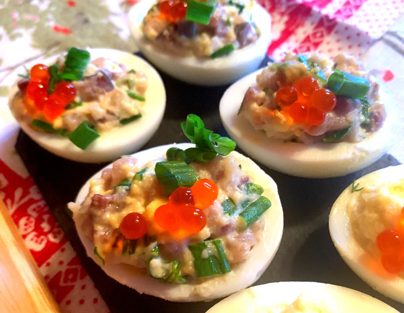 Фото 1 - Яйца, фаршированные селедкой;   