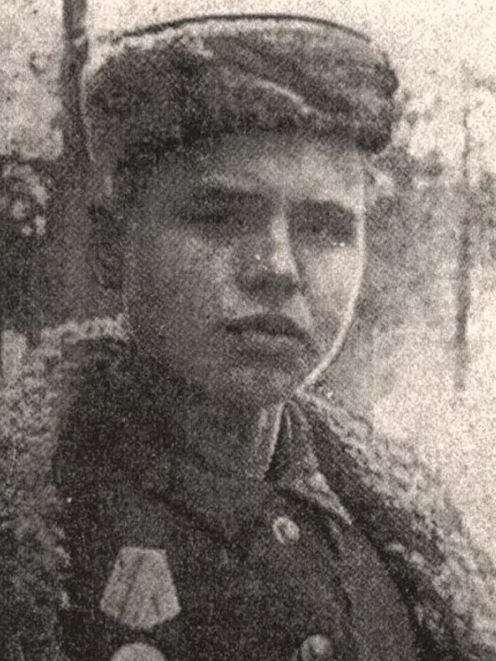 Лёня Голиков.