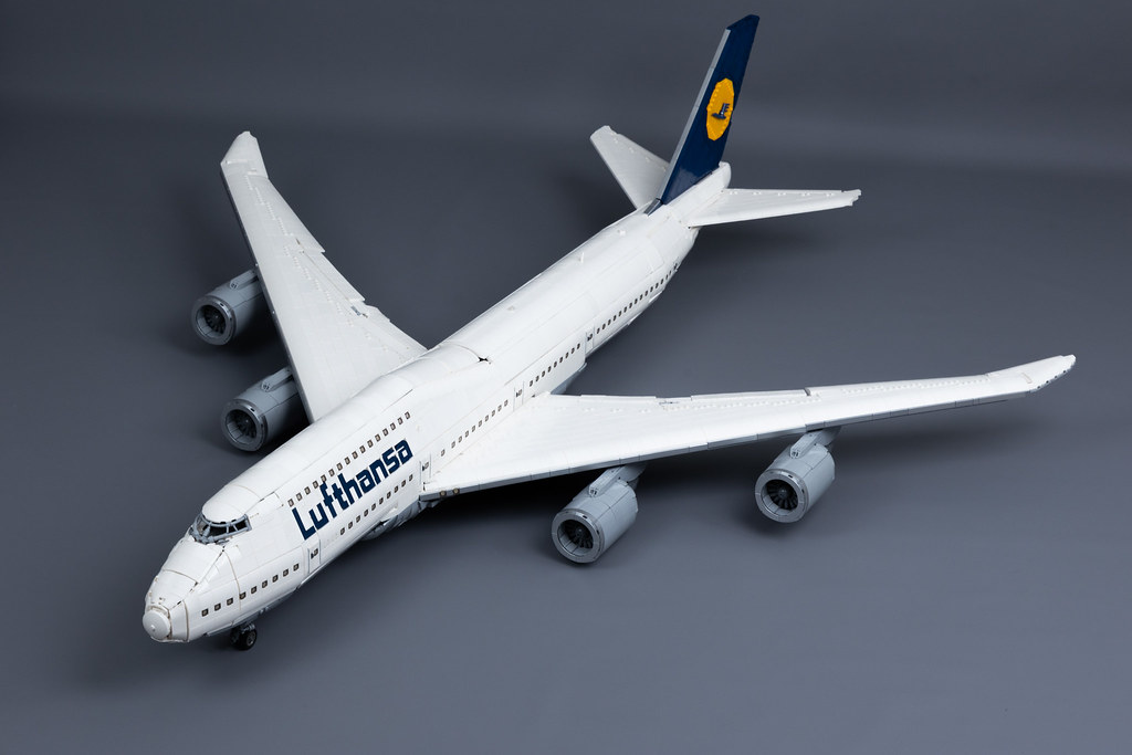 Boeing 747-8 Lufthansa Lego