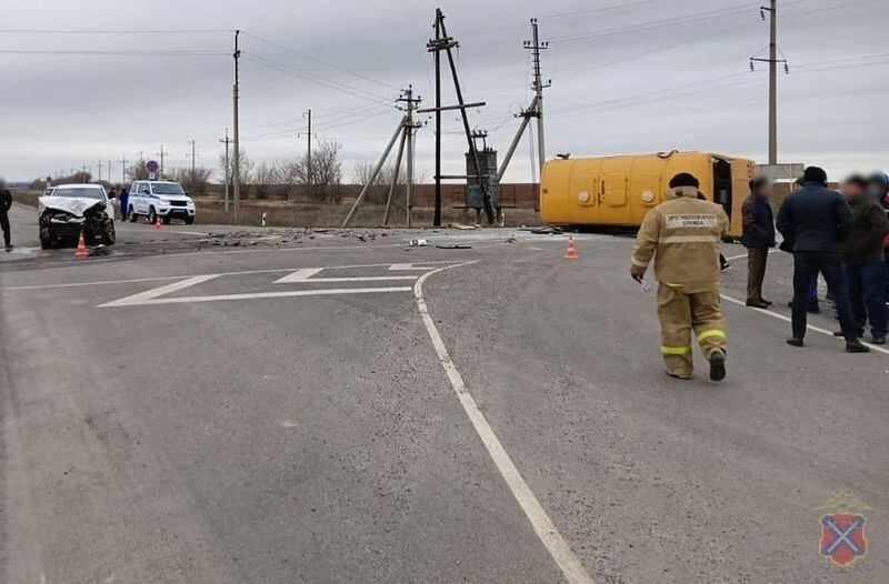    На месте ДТП (фото: ГУ МВД по Волгоградской области)