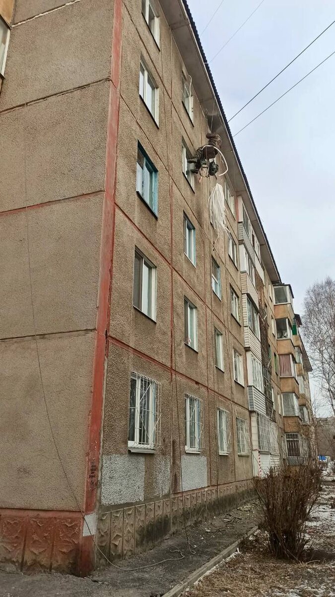    Красноярец через Стройнадзор добился ремонта межпанельных стыков дома