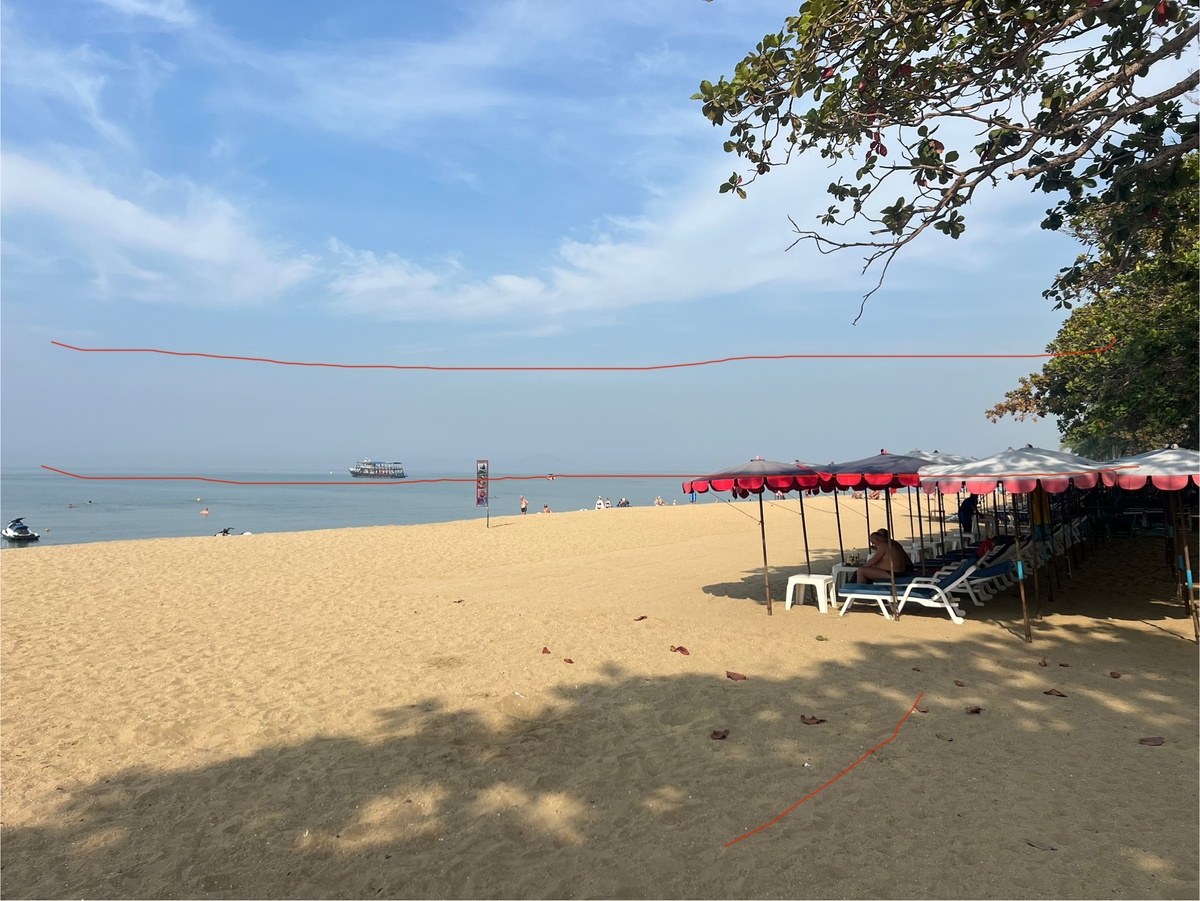 Где-то там остров Лан. Линия смога не позволяет его увидеть. 24.01.2025г.