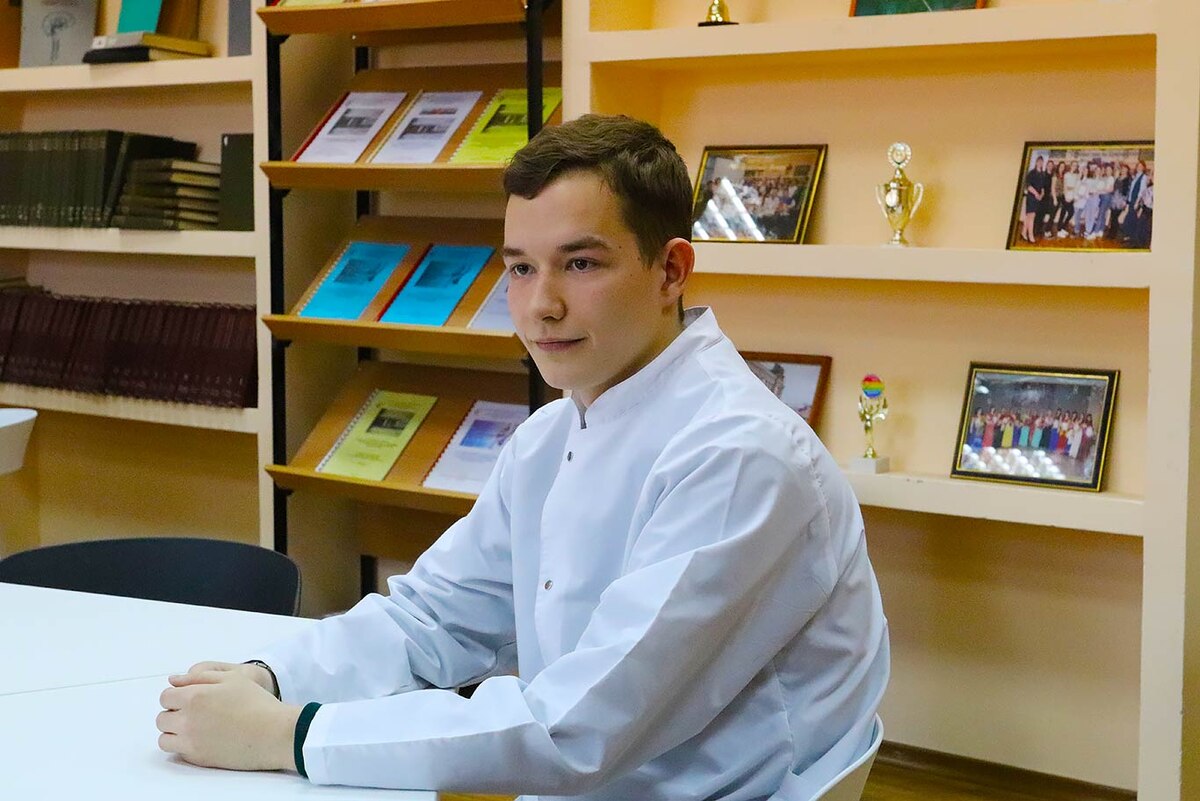 Илья УШАКОВ, студент Канского медицинского техникума. Фото Вячеслава ПЕТРОВА.