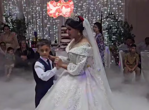 Астраханская свадьба. Фото: скрин видео тг-канал "Readovka".