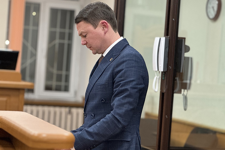    Защитник Ганеева Иван Ширыков в суде заявил, что считает необоснованным возбуждение уголовного дела в отношении его доверителя.   
Фото: Станислав Шемелов