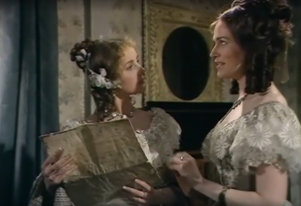 В паре с Эдит эта Маргарет — лидер, а не почтительная и смиренная компаньонка.