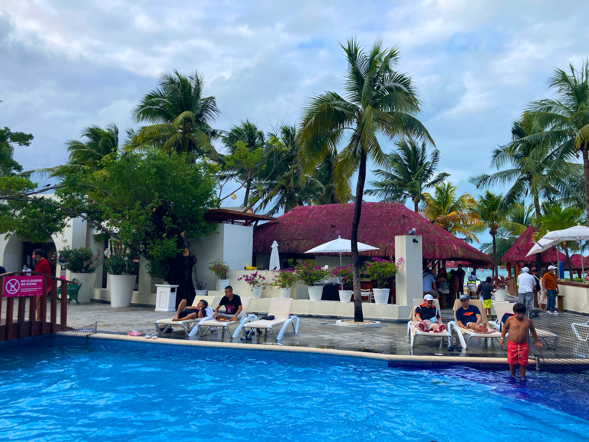 Территория отеля Oasis Palm Канкун 4*