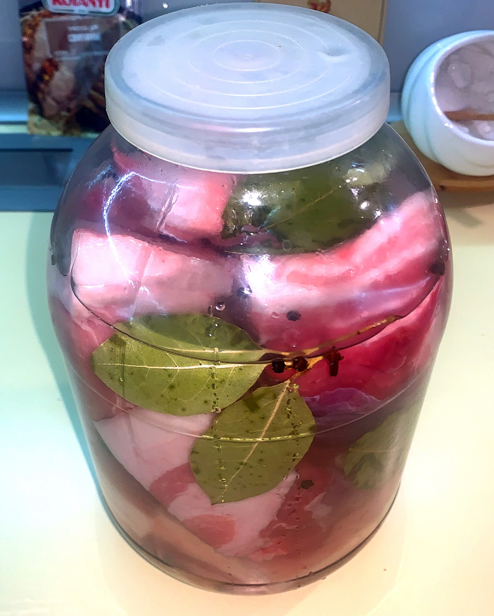 Грудинка в банке