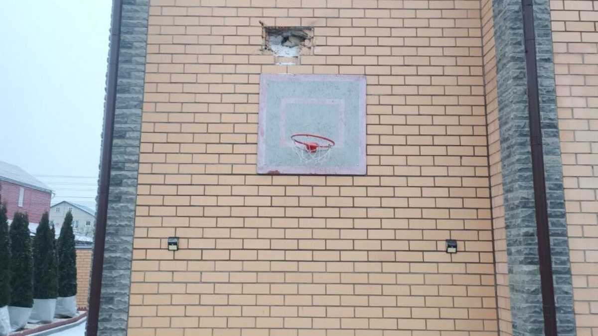    В Курске проходит подомовой обход после падения обломков БПЛА