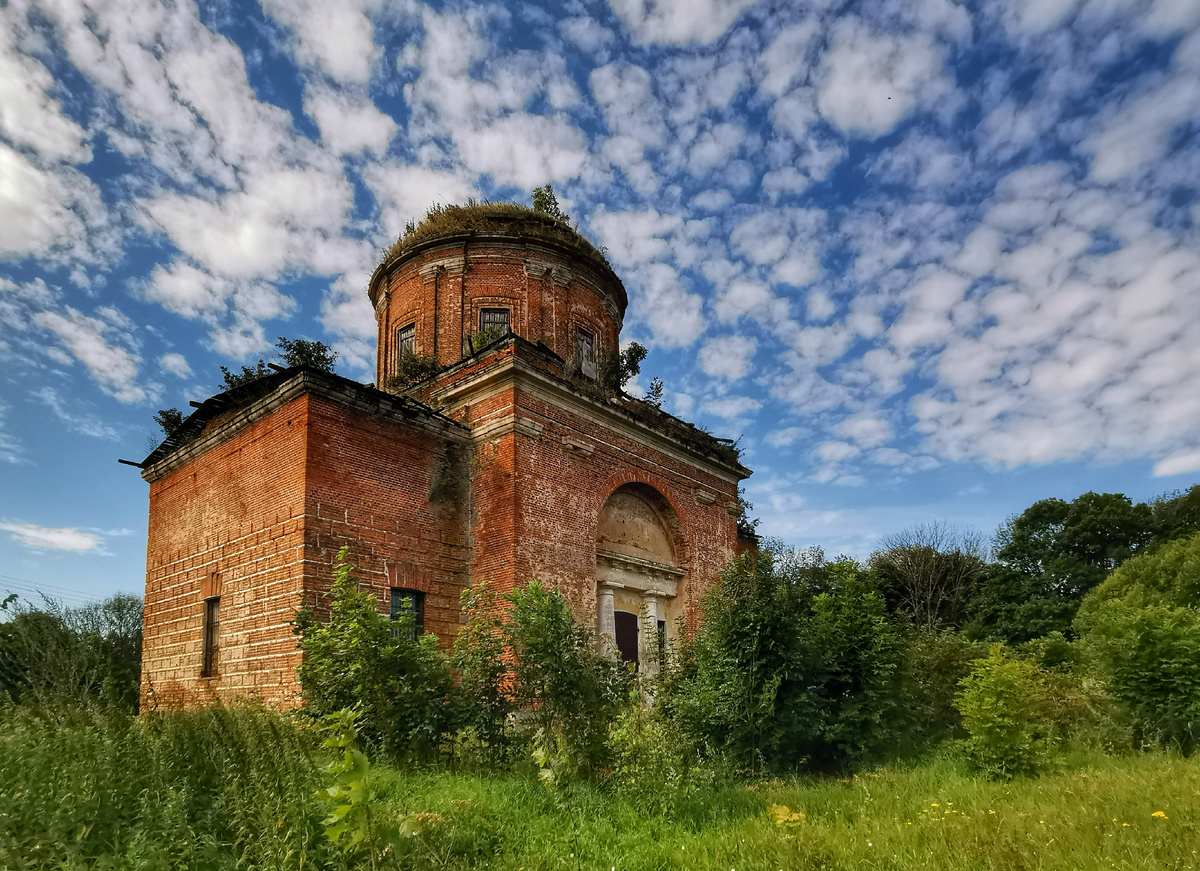 Тулубьево Тульской области. Церковь Михаила Архангела (1852).