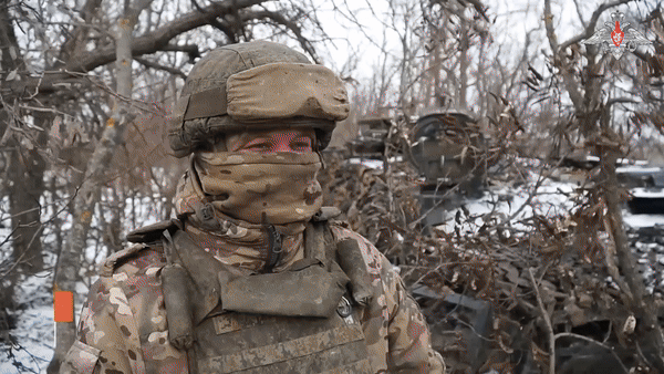    Расчёты ЗРК "Стрела-10" уничтожают вражеские БПЛА//Видео с официального ТГ-канала Минобороны