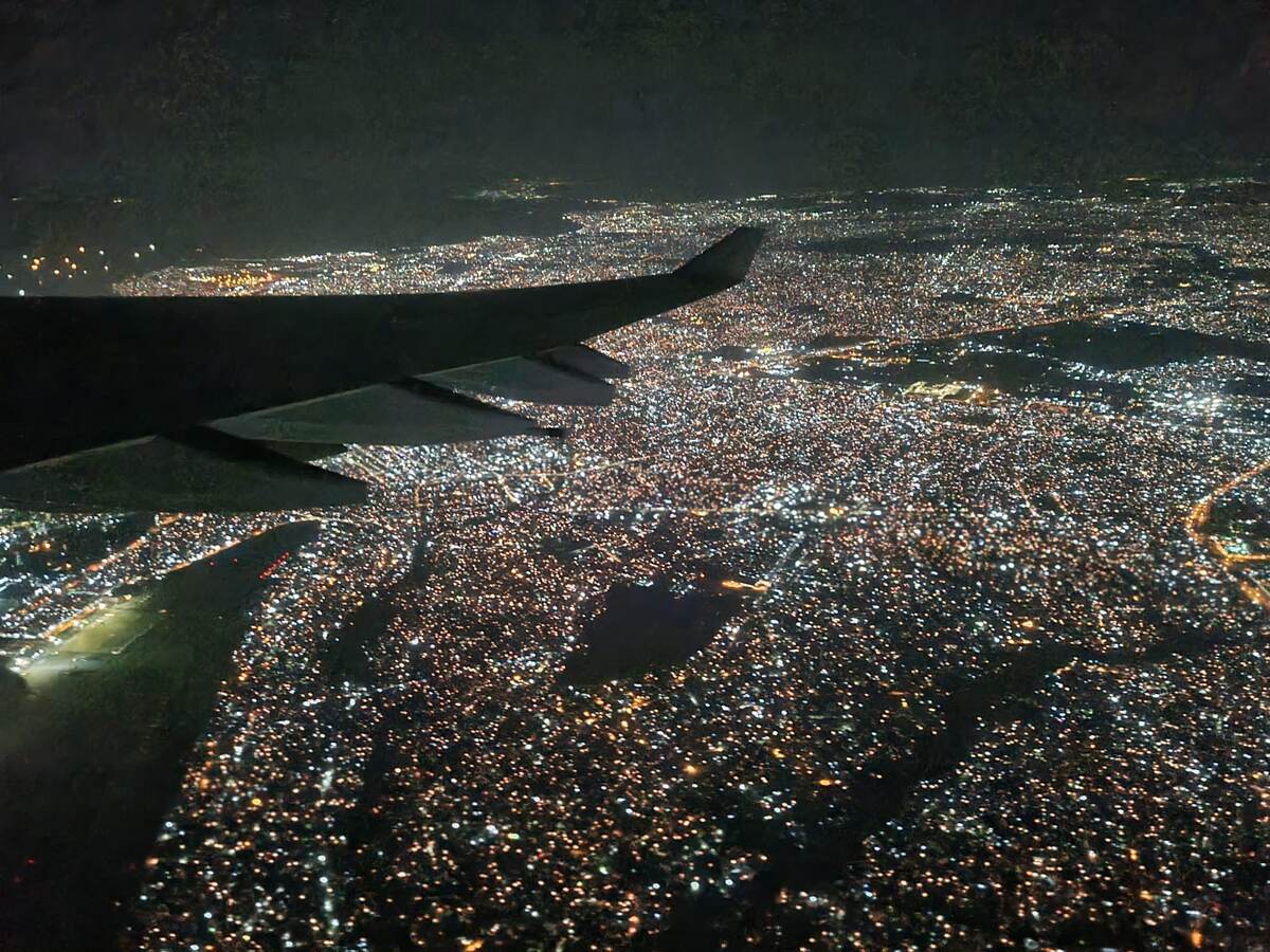 Над Луандой, Ангола