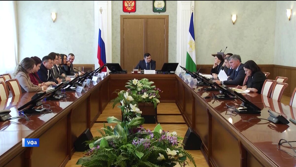    К 100-летию писателя Яныбая Хамматова в Башкирии выпустят маркированные конверты с его изображением