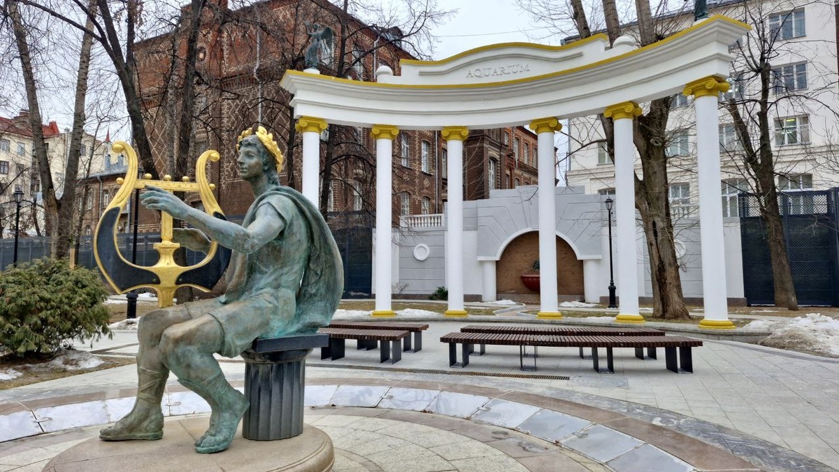 Аполлон, играющий на кифаре