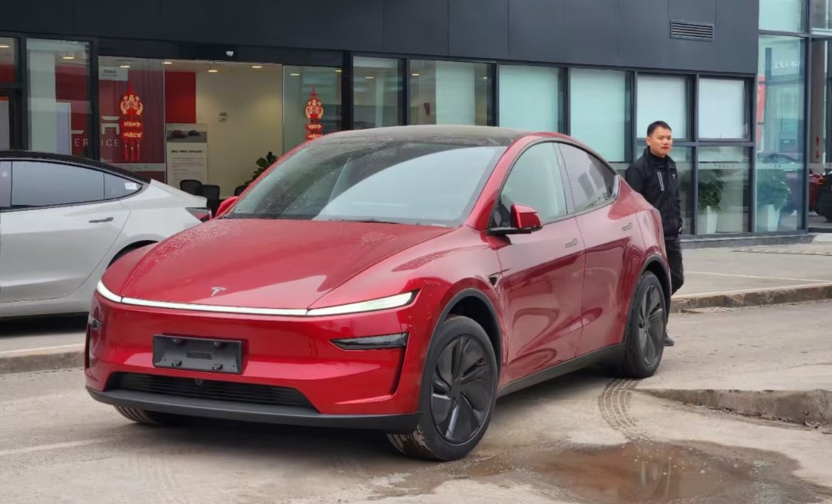 Tesla Model Y Juniper: обновленный электромобиль был представлен на рынке Поднебесной 2 недели назад, 10 января 2025 года, - и уже доступен к заказу в России.