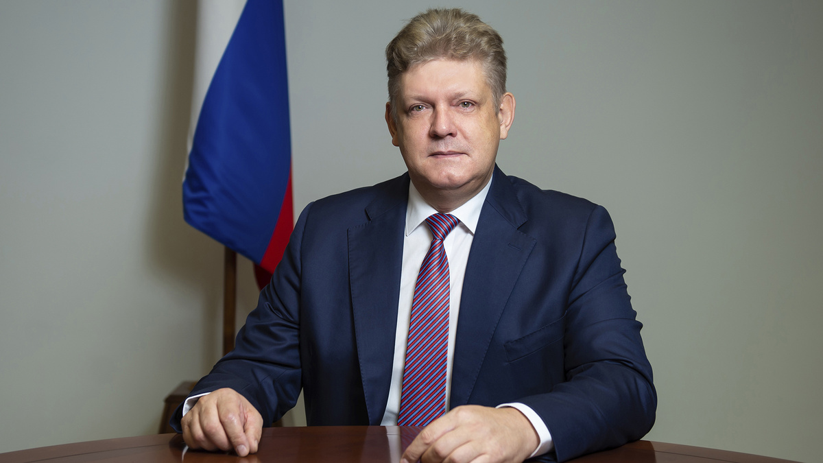     Анатолий Серышев поздравил студентов Красноярского края