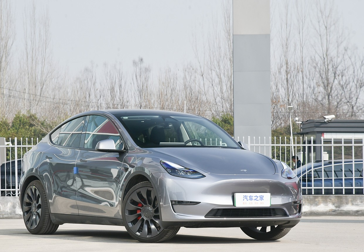 Tesla Model Y уходящего поколения
