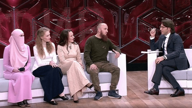 Иван Сухов с тремя женами на программе «Прямой эфир»
