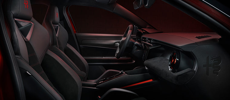 Alfa Romeo Junior Ibrida Q4